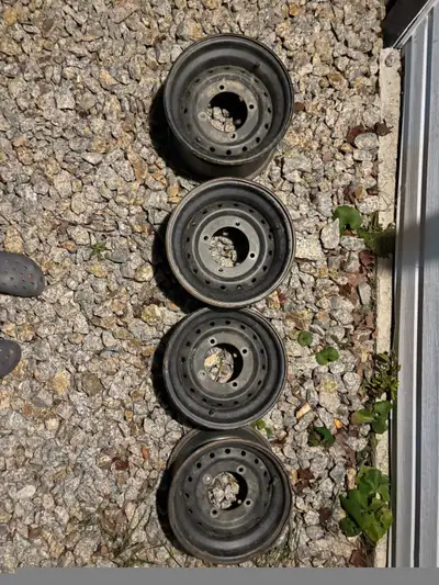 Kawasaki teryx rims. 12x7 and 12x8 with 4x137 bolt pattern. Little damage but nothing major still ho...