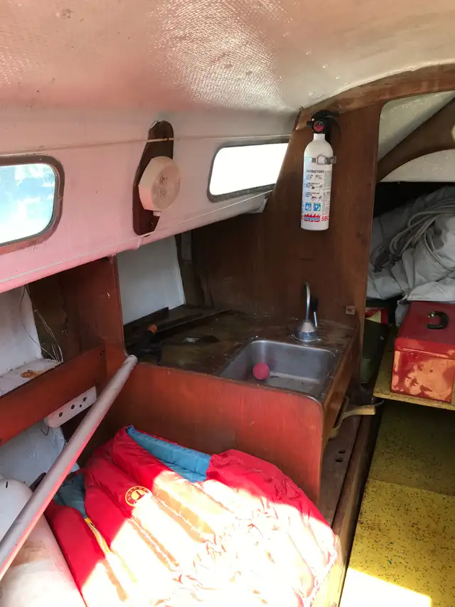 1967 Shark Sailboat in Sailboats in Markham / York Region - Image 7