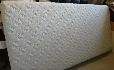 Soft (mint condition) Sealy Mattress, View more