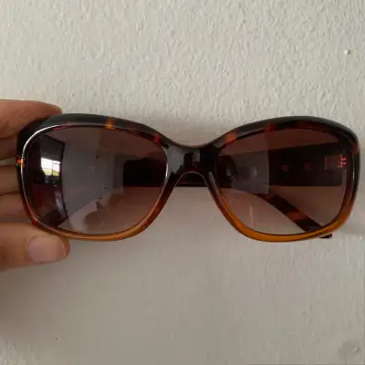 Women COSMOPOLITAN sunglasses, View more