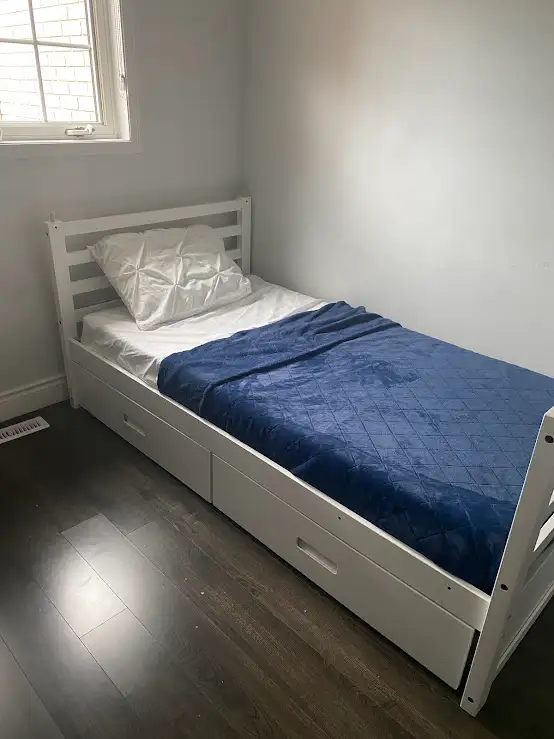 One Room to Rent in Brampton