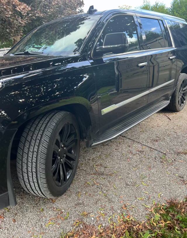 2020 Cadillac Escalade ESV in Cars & Trucks in Markham / York Region - Image 3