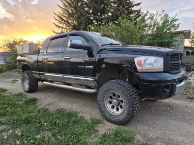 Selling to pay divorce lawyers. Up for sale is my 06 mega loaded laramie have been using as a work t...