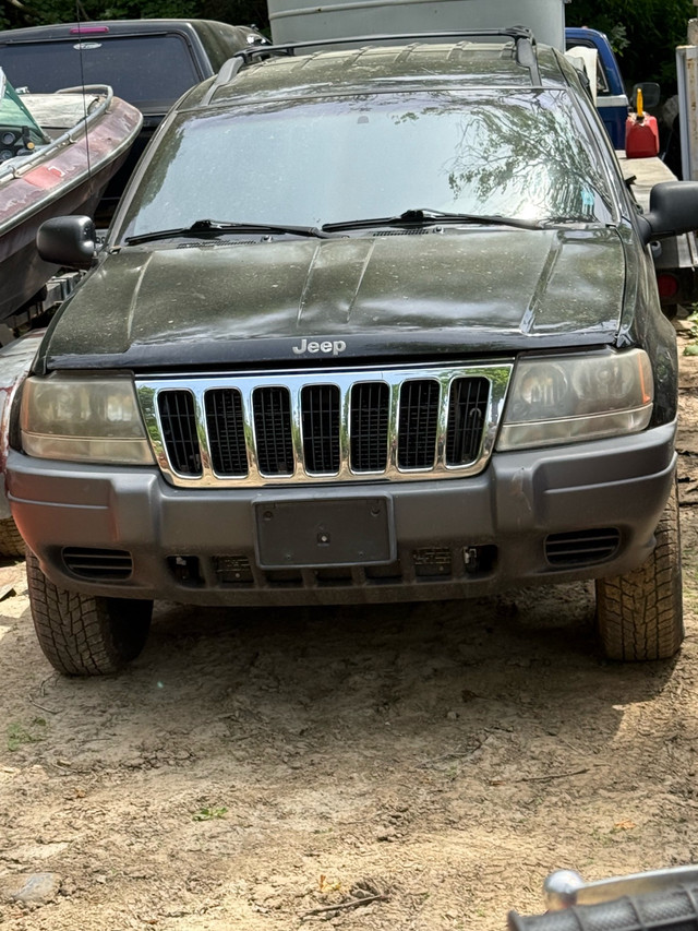 2000 jeep grand Cherokee Laredo in Cars & Trucks in Oshawa / Durham Region