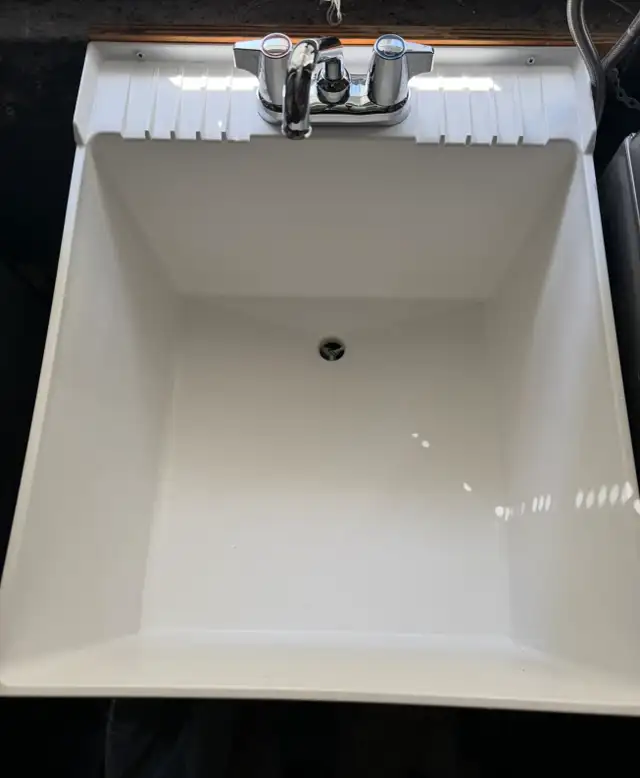 cleaning services467776901229455363