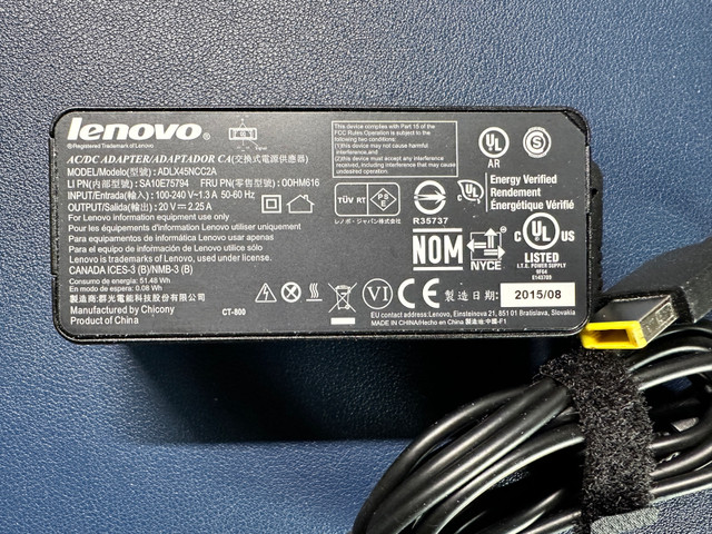 Lenovo Laptop Compact Charger in Laptop Accessories in Markham / York Region - Image 2