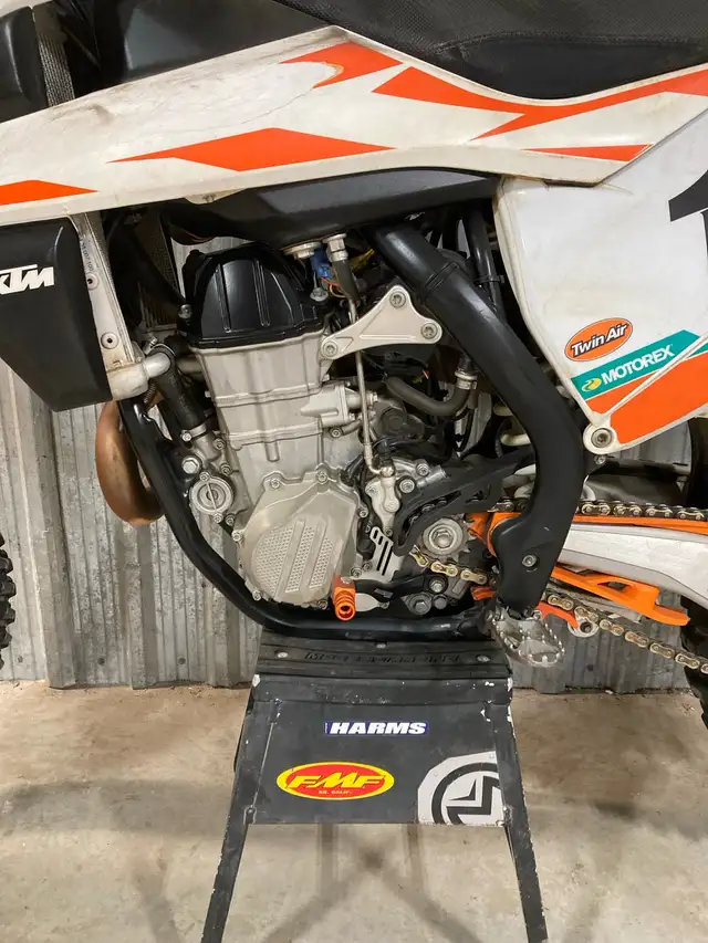 2017 KTM 450SXF in Dirt Bikes & Motocross in London - Image 6