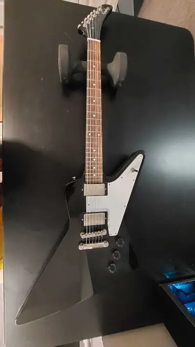 Epiphone Explorer, View more