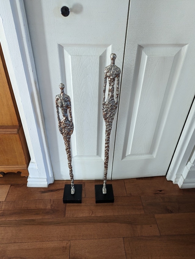 2 grandes statues en métal chromé Madame et Monsieur Art et objets de