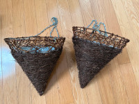 2 Sets Brand New Hanging Basket and Hanging Basket Bracket