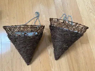 2 Sets Brand New Hanging Basket and Hanging Basket Bracket, View more