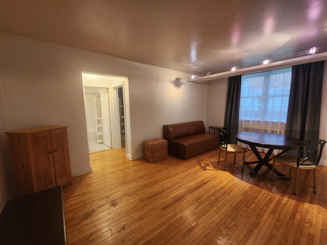 *Bel appartement d’une chambre rénové pour emménager IMMÉDIAT* — photo 1