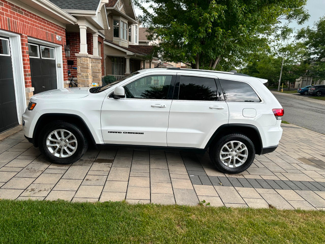 2011 Jeep Grand Cherokee Laredo – Minor issue, full transparency in Cars & Trucks in Ottawa