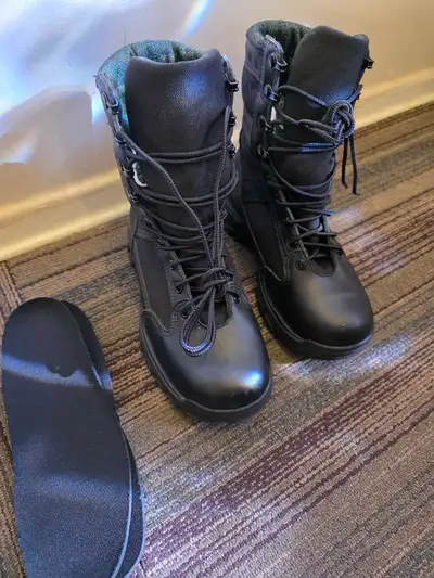 danner boots woman's 8, View more