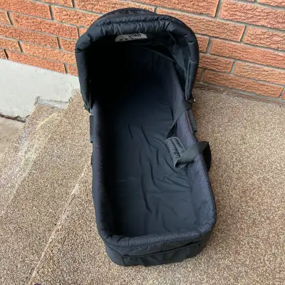 Baby Jogger Deluxe Compact Pram, View more