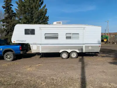 Selling our fifth wheel holiday trailer . Good shape everything works super slide, Rubber roof ,a/c...