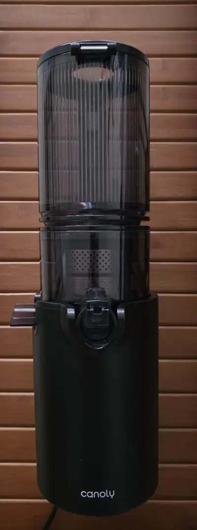 A juicer I bought to make freshly squeezed jeuices. Didnt end up using it much, only made apple juic...