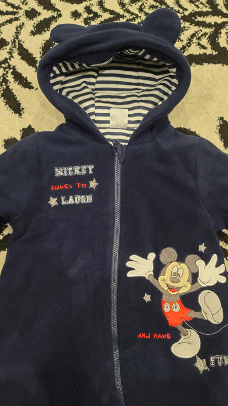 Mickey Mouse 0 to 3 months fleece bunting suit in Clothing - 0-3 Months in Mississauga / Peel Region - Image 2