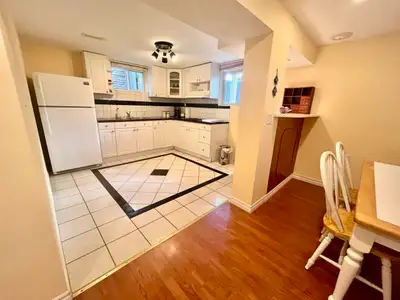 ✅ Location: Yonge & Hwy 7, south of Richmond Hill ✅ Availability: Short-term ✅ Fully furnished, very...