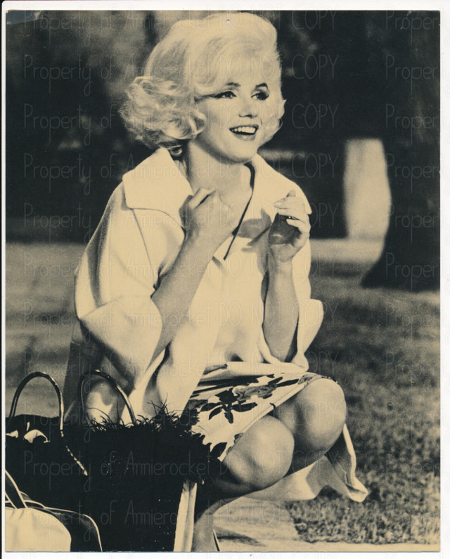 Marilyn Monroe 8" x 10" Original Freelance Postcard-#131-1972 in Arts & Collectibles in City of Toronto