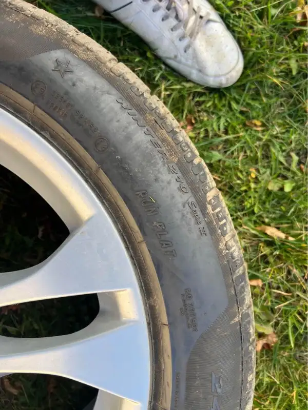 3 bmw mags with Pirelli run flat winter tires in Tires & Rims in Laval / North Shore - Image 6