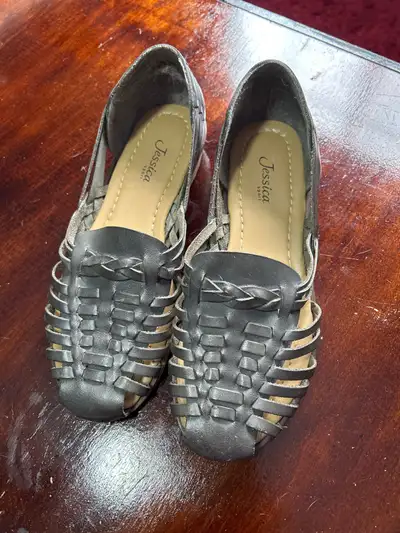 Ladies Shoes size 5, View more