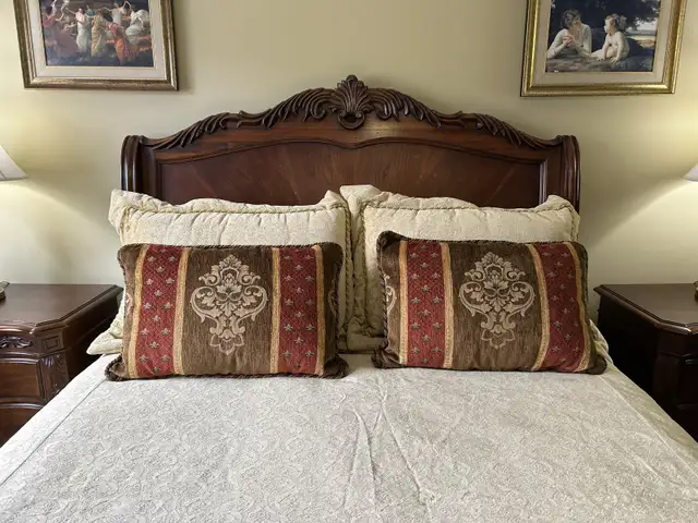 Couvre-lit/Bedspread in Bedding in Longueuil / South Shore - Image 3