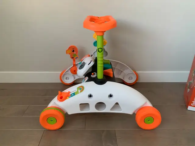FISHER PRICE BABY STEPS PANDA TRAINING WALKER-LIKE NEW in Other in Edmonton - Image 6
