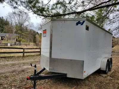 Haulmark 7x16 + V-nose, White, Enclosed Cargo, Aluminum Body, Steel frame rust proof Rear Door Width...