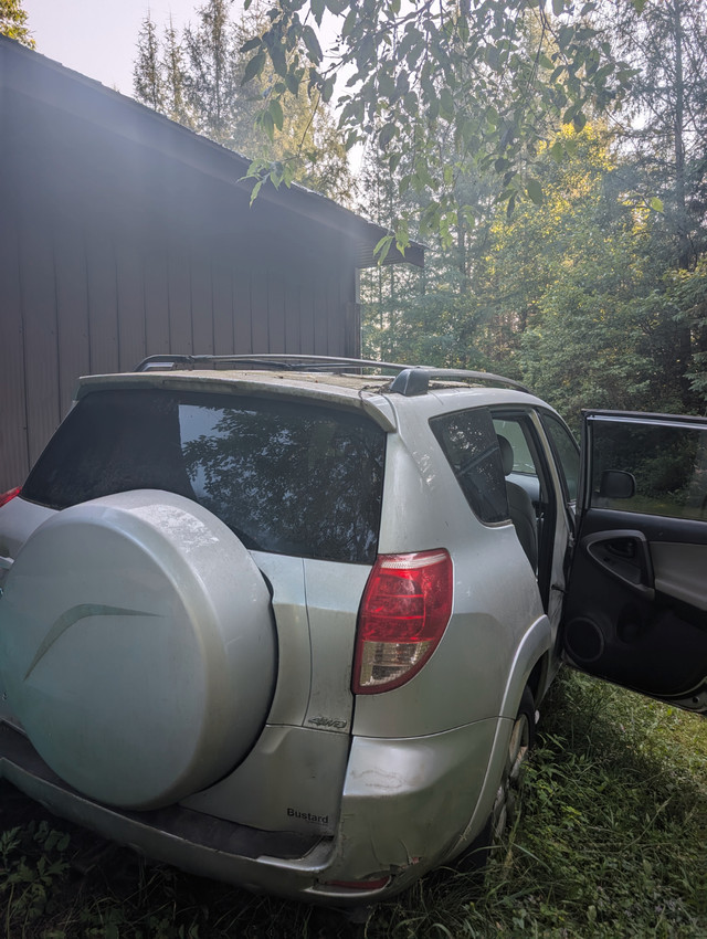 RAV 4 in Cars & Trucks in Muskoka - Image 3