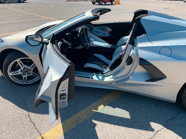 2022 Chevrolet Corvette Convertible 2LT | 5yr wrnty/maint in Cars & Trucks in Hamilton - Image 4