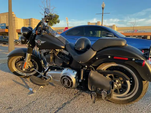 Harley Davidson Fatboy Lo in Street, Cruisers & Choppers in Mississauga / Peel Region - Image 2