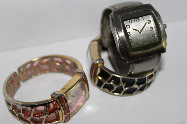 3 Women's watches in Jewellery & Watches in London - Image 2