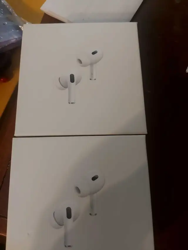 air pods pro 2nd generation ( uA  ) in Cell Phone Accessories in London - Image 2