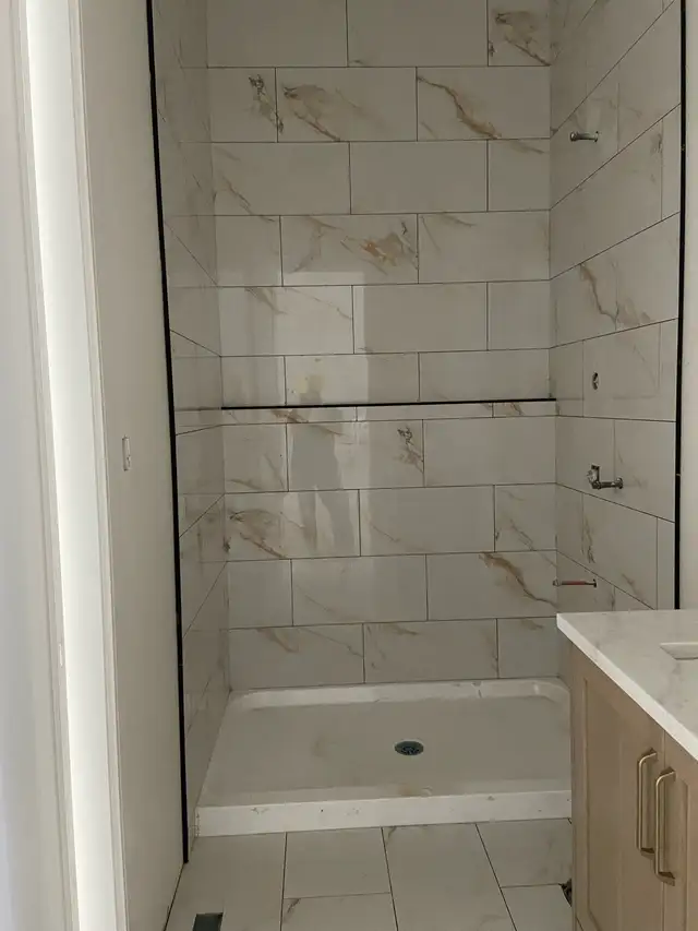 Tile Installer62863241919235122