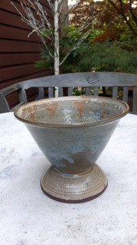 Vintage Studio Pottery Bowl Signed (6.5" diameter x 5" height).
