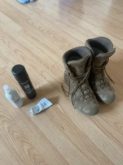 LOWA Zephyr GTX Tactical Boots – Size 9.5 + Care Kit, View more