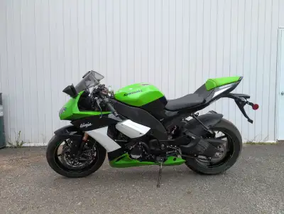 Bas kilomètrage. La moto fonctionne parfaitement. La mécanique est en excellente état mais l'esthéti...