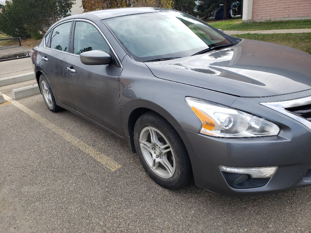 Altima 2015 - Automatic - remote starter - two set of tires in Cars & Trucks in Edmonton - Image 3