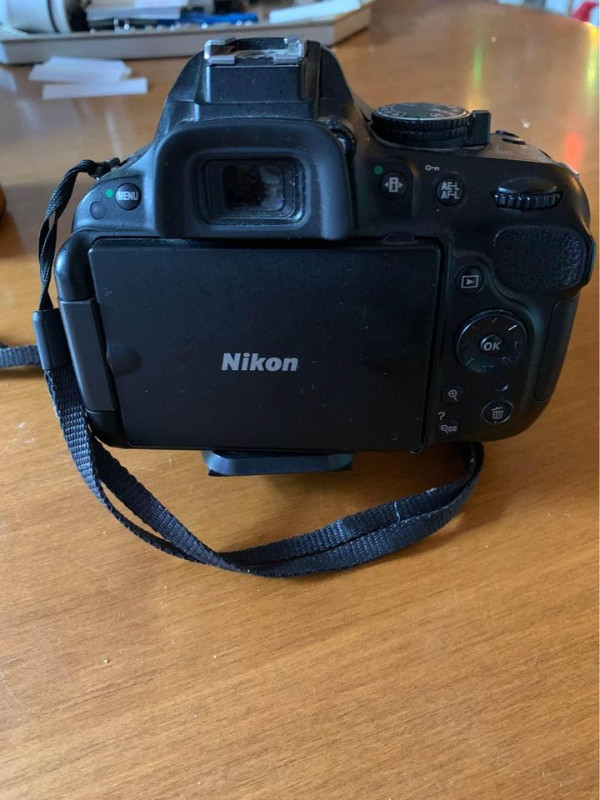camera Nikon D5200 et objectif 18-55mm vr dans Appareils photo et caméras  à Ville de Québec - Image 2