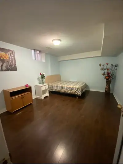 Spacious basement room for couple/2 female near sheridan college