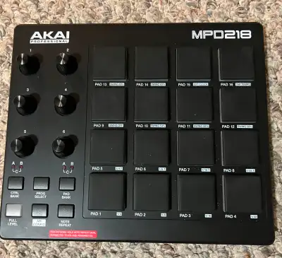 Akai MPD218, View more