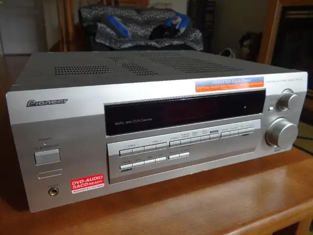 Pioneer VSX-D412-S/500W/5.1 channel/AV receiver for sale in Stereo Systems & Home Theatre in Markham / York Region - Image 7