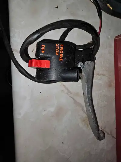 Honda crf50 parts Got a few kill / throttle assembly's, some with levers, throttle pipes, grips...$7...