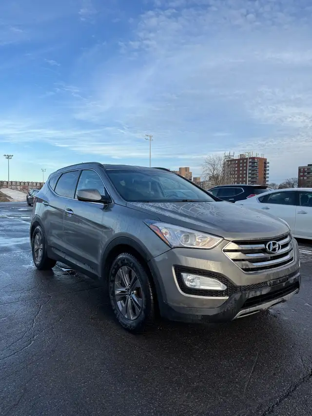 Hyundai Sante Fe 2015 AWD in Cars & Trucks in City of Montréal - Image 3
