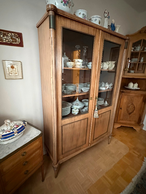 ANTIQUE FRENCH VITRINE MAHOGANY in Hutches & Display Cabinets in Ottawa - Image 2