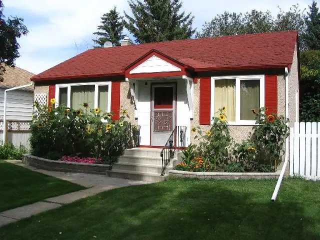 1-bdrm furnished bsmt suite near Bonnie Doon mall634369712951051219