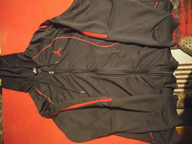 Jordan zip up hoodie and Nike jacket in Men's in Cape Breton - Image 6