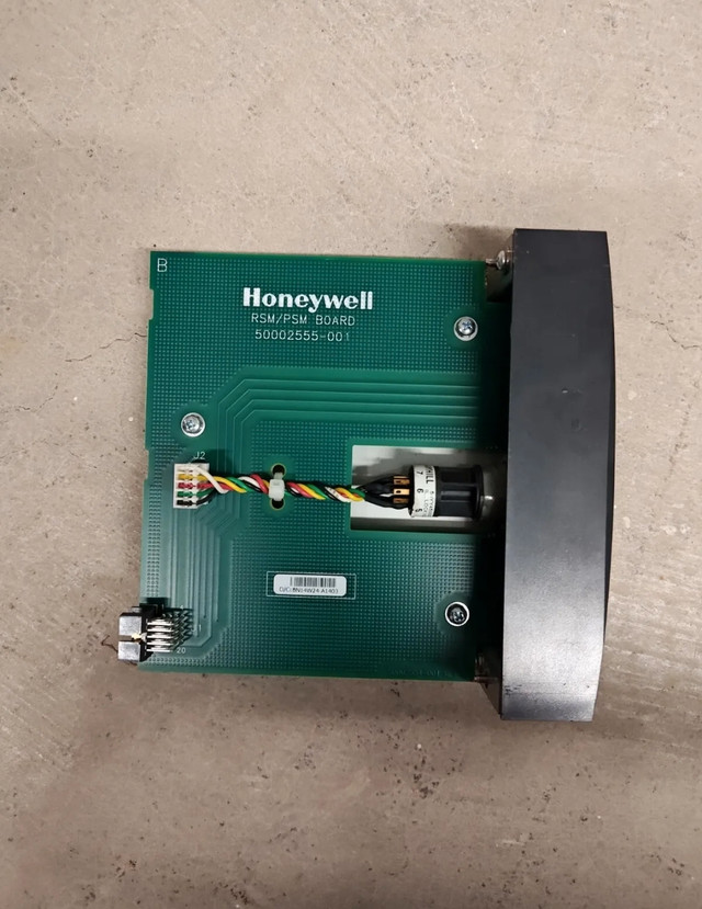 HONEYWELL CONTROLLER REDUNDANT CPU SWITCH MODULE PLC - NO KEY  in Other Business & Industrial in Markham / York Region - Image 2