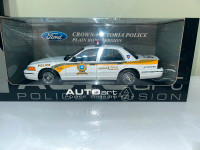 Ford Crown Victoria Autoart Police S.Q. Diecast 1/18 Die cast